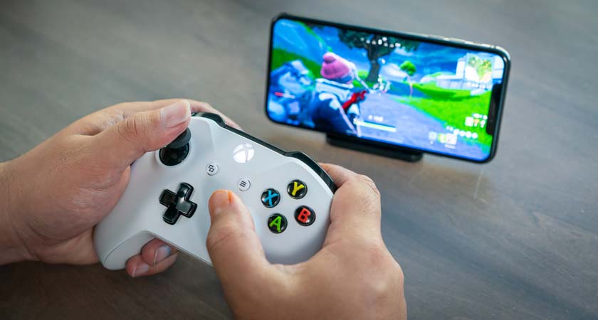 How to Play with the Xbox One Controller on iPad and iPhone